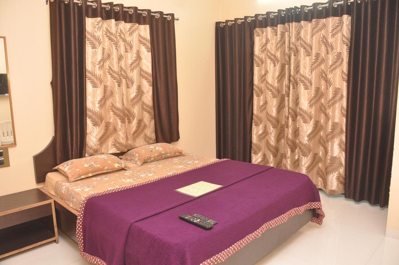 Hunjar House Hotel Panvel Exterior photo