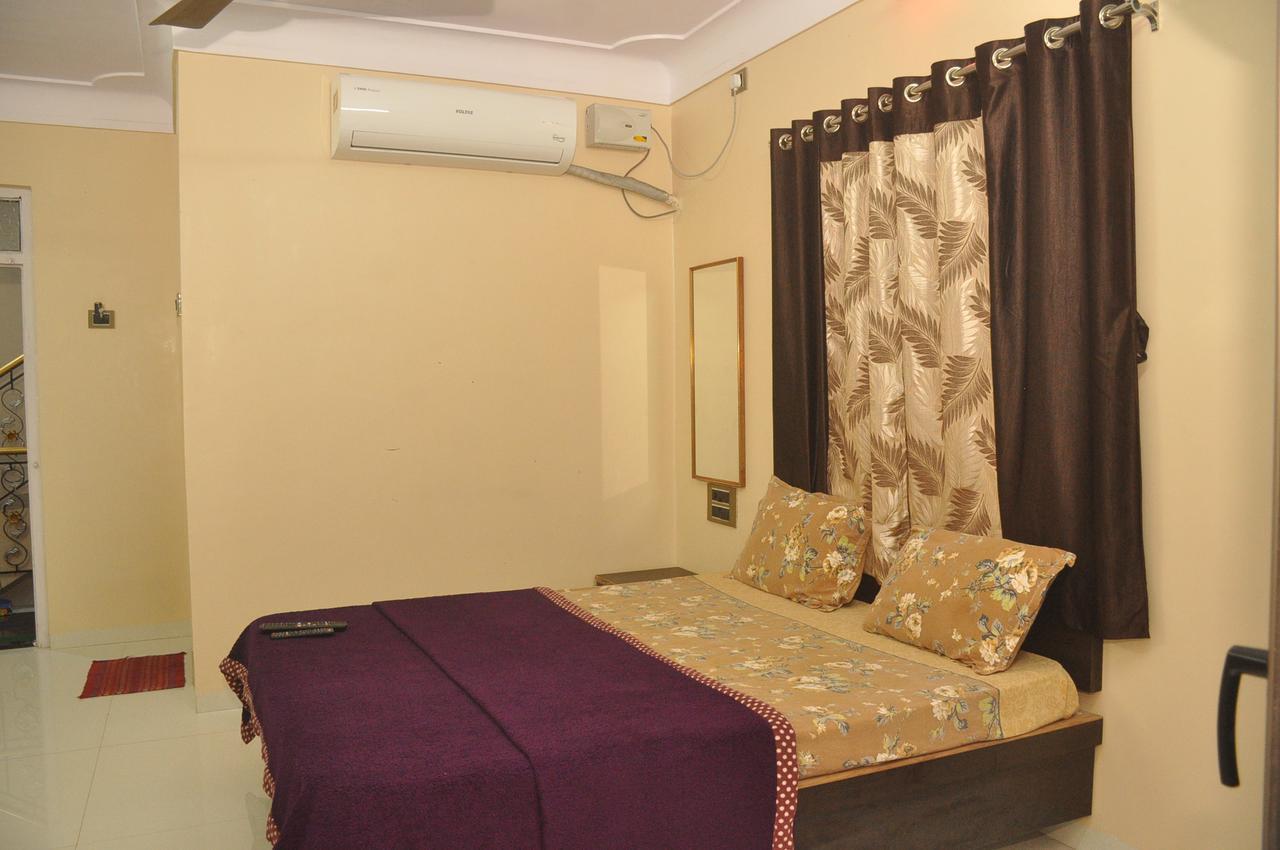 Hunjar House Hotel Panvel Exterior photo