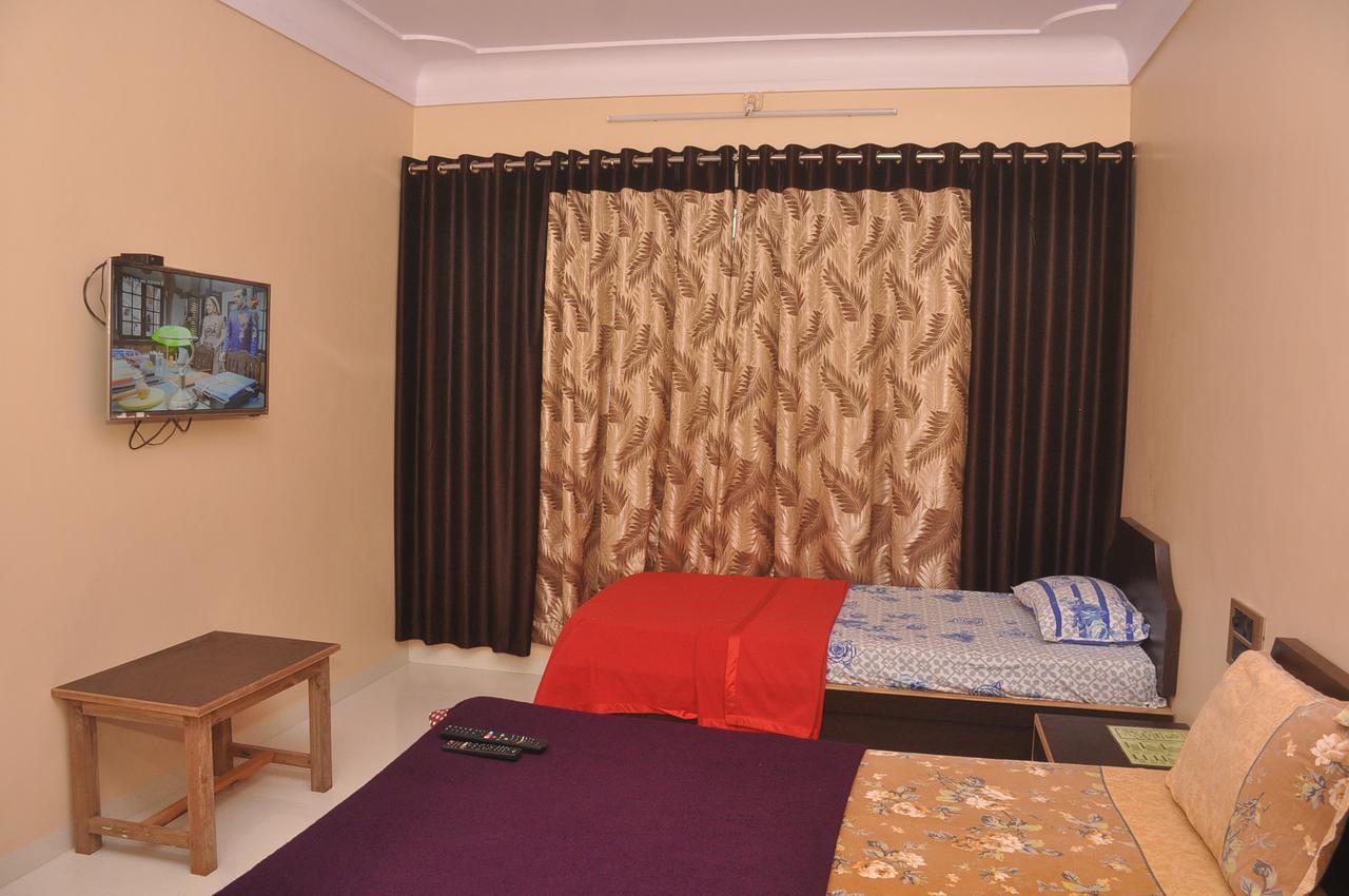 Hunjar House Hotel Panvel Exterior photo
