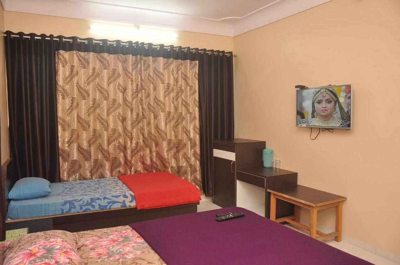 Hunjar House Hotel Panvel Exterior photo